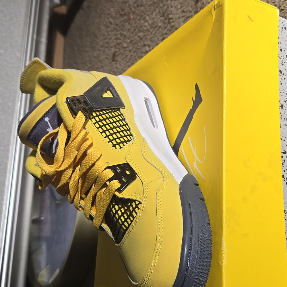 Air Jordan 4